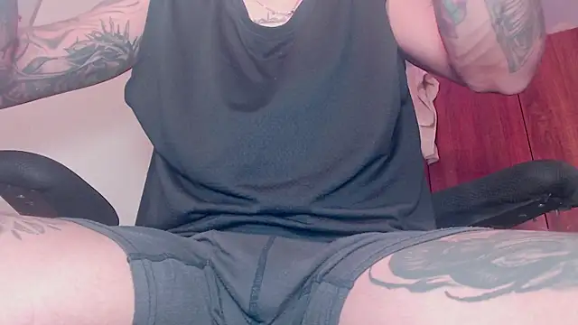 Snapshot of theskateboy chatting on July 22, 2026, 7:22 am theskateboy online show from July 22, 2026, 7:22 am