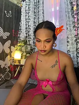 Queen-barbie online show from May 19, 2026, 5:03 am