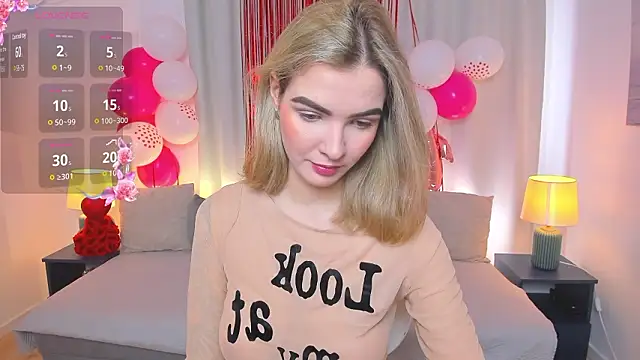 SinLuna  online show from February 15, 2026, 1:09 pm