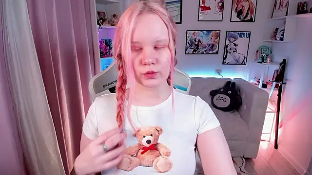 AnnieVibe online show from March 14, 2026, 5:40 pm