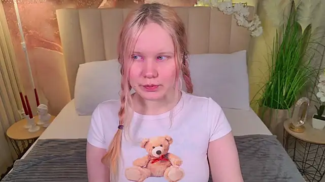 AnnieVibe online show from April 10, 2026, 5:39 pm