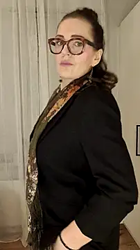 Bella Velour online show from February 17, 2026, 6:21 am