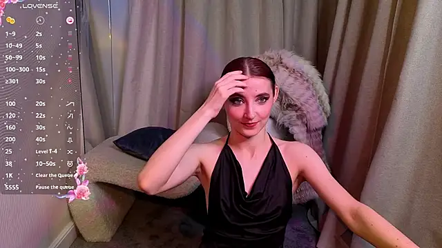 Snapshot of NicoleLuxe chatting on April 2, 2026, 8:06 pm NicoleLuxe online show from April 2, 2026, 8:06 pm