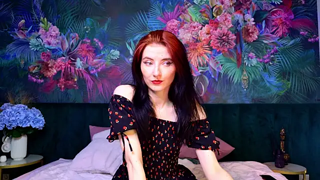 Snapshot of NicoleLuxe chatting on June 4, 2026, 6:14 pm NicoleLuxe online show from June 4, 2026, 6:14 pm