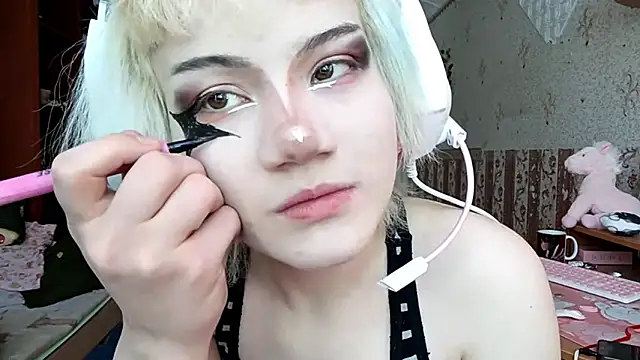 KathernSaulters online show from March 1, 2026, 7:21 am