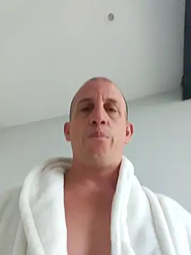 Snapshot of superhotpapi chatting on February 26, 2026, 6:29 pm superhotpapi online show from February 26, 2026, 6:29 pm