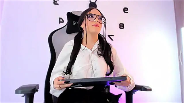 Snapshot of melisa_meow_ chatting on February 2, 2026, 3:00 pm melisa meow online show from February 2, 2026, 3:00 pm