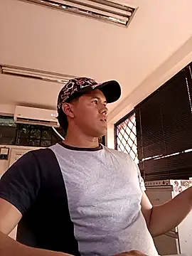 Snapshot of Andres28-2000 chatting on March 19, 2026, 8:46 pm Andres28-2000 online show from March 19, 2026, 8:46 pm