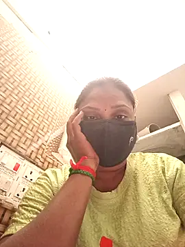 Snapshot of Tamil_Hot_Nisha chatting on February 18, 2026, 6:20 am Tamil Hot Nisha online show from February 18, 2026, 6:20 am