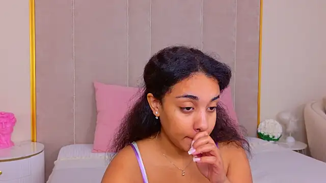Luna Cortier online show from July 27, 2026, 5:14 am