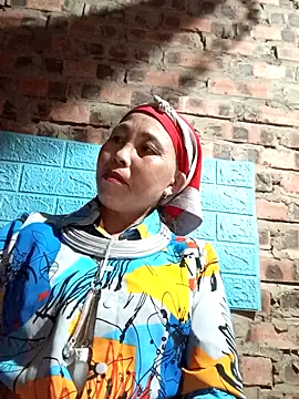 lena-cute online show from February 18, 2026, 12:45 pm