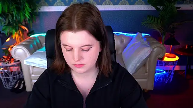 KristiFoxy online show from April 15, 2026, 6:48 pm