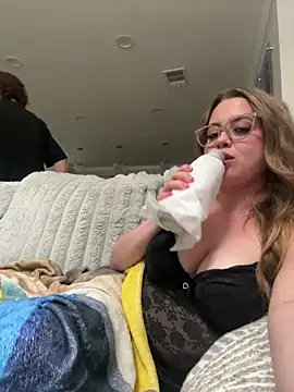 xxlivecouple online show from February 15, 2026, 3:03 am