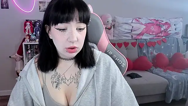 Snapshot of MollysLand chatting on February 20, 2026, 7:54 am MollysLand online show from February 20, 2026, 7:54 am