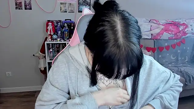 Snapshot of MollysLand chatting on March 5, 2026, 9:05 am MollysLand online show from March 5, 2026, 9:05 am