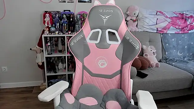 Snapshot of MollysLand chatting on March 27, 2026, 10:48 am MollysLand online show from March 27, 2026, 10:48 am