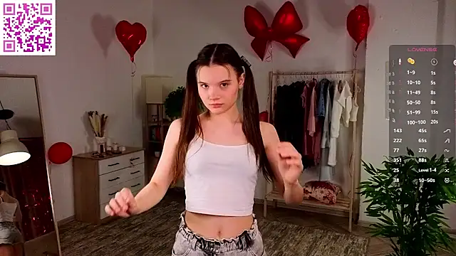 Snapshot of MirthaZien chatting on February 23, 2026, 1:03 am MirthaZien online show from February 23, 2026, 1:03 am