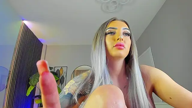 Snapshot of MissObsidian chatting on February 23, 2026, 9:34 pm MissObsidian online show from February 23, 2026, 9:34 pm