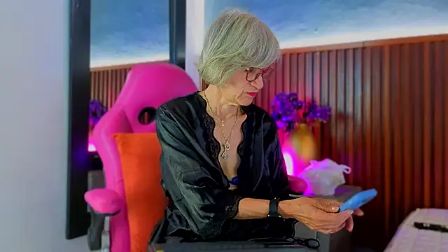 miss monserrate01 online show from April 10, 2026, 2:00 pm