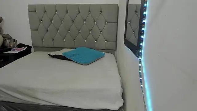  1DERECK online show from February 20, 2026, 9:43 am