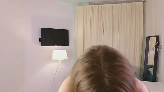 Snapshot of Bubble_Chloe chatting on February 4, 2026, 7:25 am Bubble Chloe online show from February 4, 2026, 7:25 am