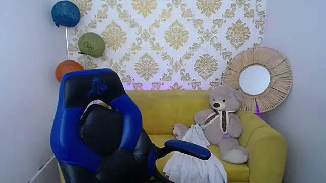 Snapshot of ALISS_M_ chatting on February 14, 2026, 9:11 pm ALISS M online show from February 14, 2026, 9:11 pm