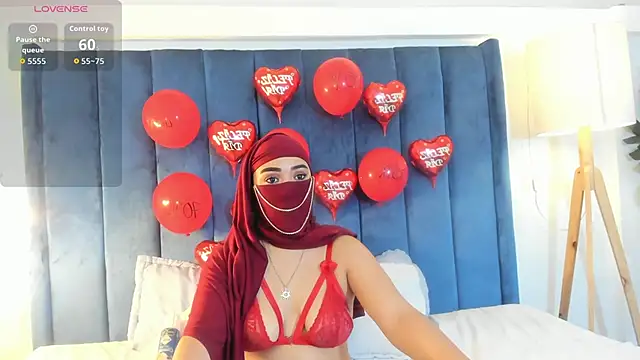 fatimarab   online show from February 14, 2026, 4:20 am