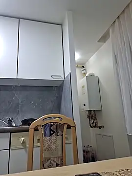 Snapshot of RoxyWeb18 chatting on February 14, 2026, 12:29 am RoxyWeb18 online show from February 14, 2026, 12:29 am