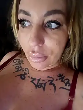 MiaMooly online show from February 4, 2026, 4:46 pm