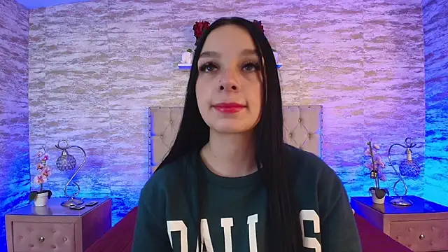 Elizabeth Ferrer online show from April 13, 2026, 12:32 pm