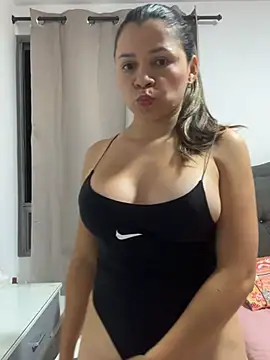 Snapshot of ANDREA04_ chatting on February 18, 2026, 3:13 am ANDREA04 online show from February 18, 2026, 3:13 am