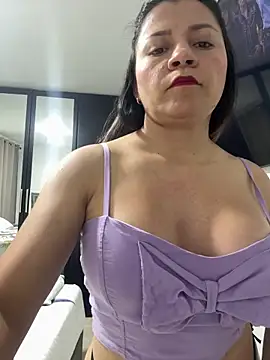 Snapshot of ANDREA04_ chatting on March 13, 2026, 3:02 am ANDREA04 online show from March 13, 2026, 3:02 am