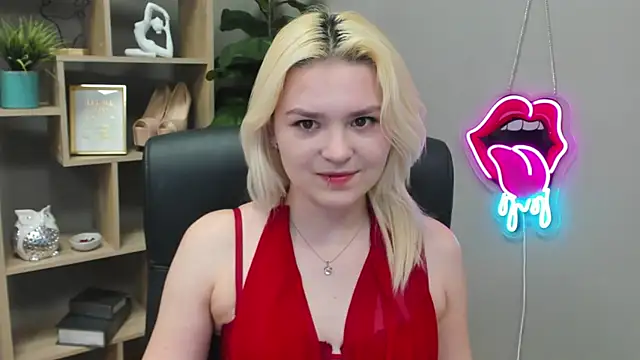 Snapshot of SweetLilyxo chatting on March 8, 2026, 7:34 am SweetLilyxo online show from March 8, 2026, 7:34 am