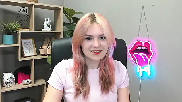 SweetLilyxo online show from June 30, 2026, 6:36 am