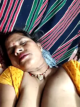 Hot kiran4 online show from April 12, 2026, 10:15 pm