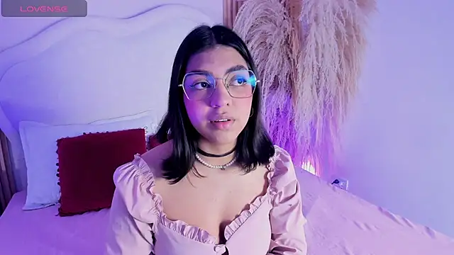 rebeca taylor online show from February 17, 2026, 3:14 am