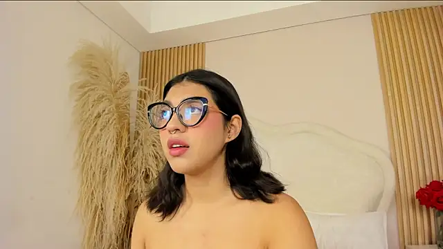 rebeca taylor online show from April 5, 2026, 12:35 pm