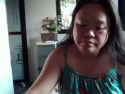 yummychubby29 online show from April 19, 2026, 10:23 pm