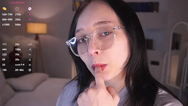 HannaHayles online show from February 17, 2026, 6:47 pm