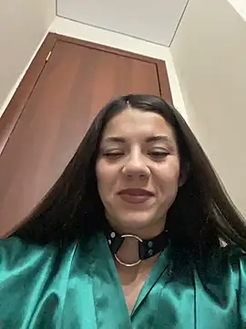 Snapshot of OnlyLeiLa chatting on March 5, 2026, 6:48 pm OnlyLeiLa online show from March 5, 2026, 6:48 pm