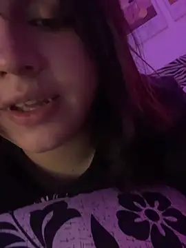 Daniellesins1 online show from April 3, 2026, 5:49 am