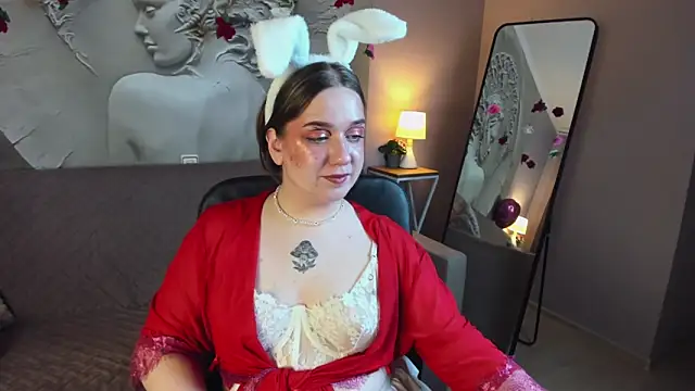 RachelDiRose online show from February 15, 2026, 8:05 pm