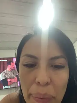 Emma Sanz   online show from April 14, 2026, 4:18 am