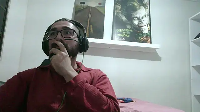 Redlovecouple online show from April 28, 2026, 2:55 pm