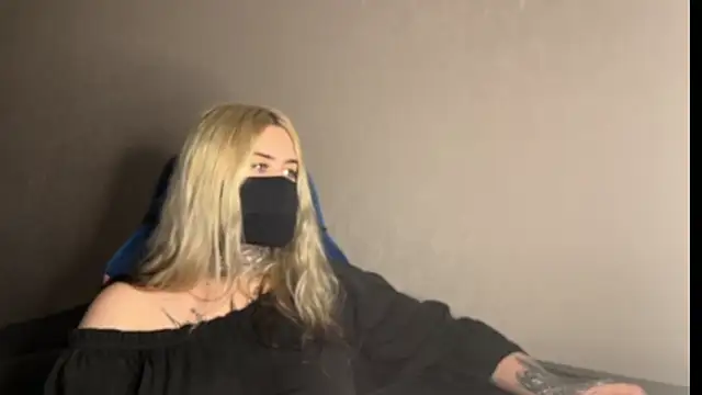 UnaXyling online show from February 3, 2026, 1:27 pm