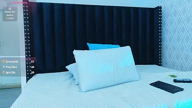 Snapshot of tightlittleebony chatting on February 21, 2026, 11:06 pm tightlittleebony online show from February 21, 2026, 11:06 pm