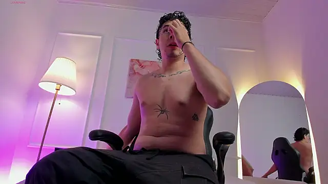 Snapshot of Axel_Creed chatting on February 14, 2026, 5:59 am Axel Creed online show from February 14, 2026, 5:59 am