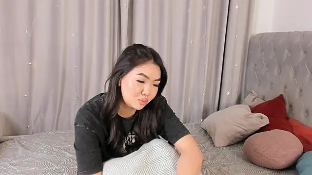 AraIkenberry online show from March 1, 2026, 6:54 pm