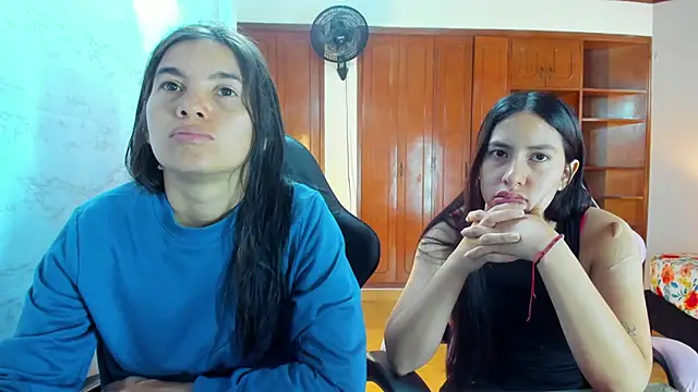 Snapshot of Emily_and_Soffy chatting on February 7, 2026, 12:42 pm Emily and Soffy online show from February 7, 2026, 12:42 pm