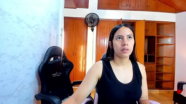 Snapshot of Emily_and_Soffy chatting on February 17, 2026, 12:01 pm Emily and Soffy online show from February 17, 2026, 12:01 pm